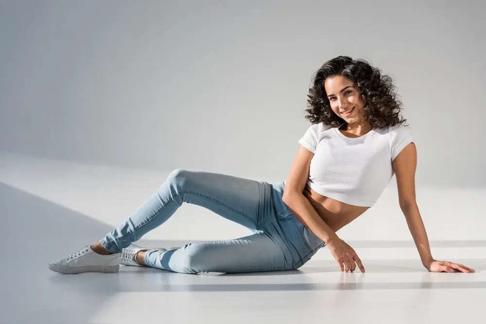 10 Chic Ways to Style Jeans and Tops for Casual Days