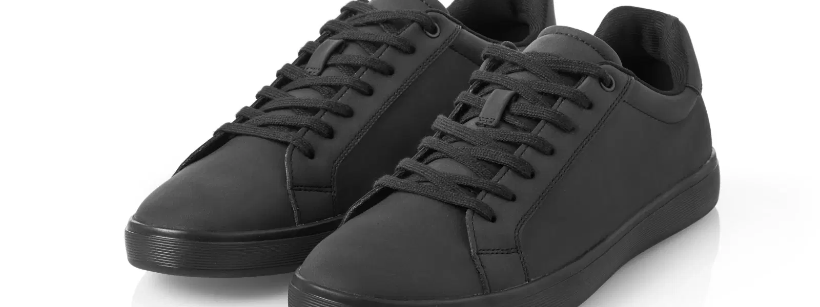 Sustainable Footwear vs Vegan Sneakers: Key Differences