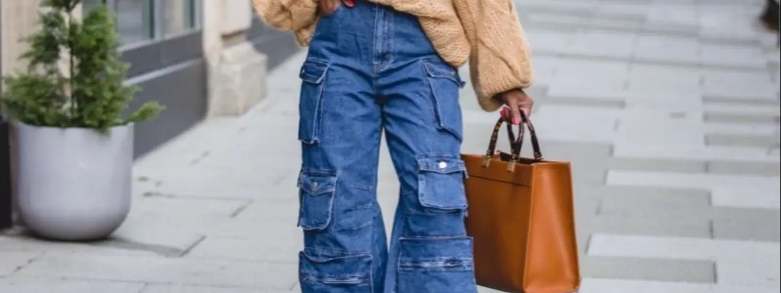 10 Chic Ways to Style Baggy Boyfriend Jeans Effortlessly