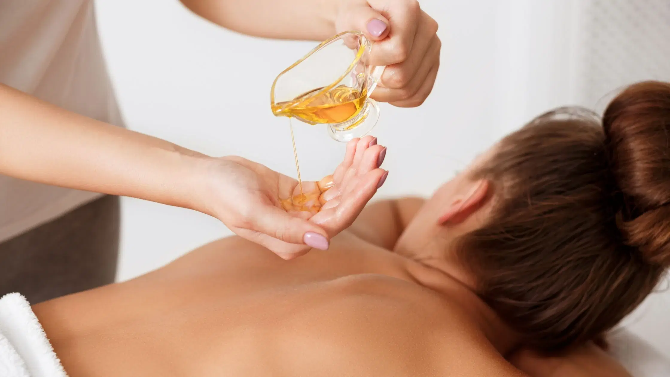 Checklist for Choosing the Perfect Body Oil for Your Skin
