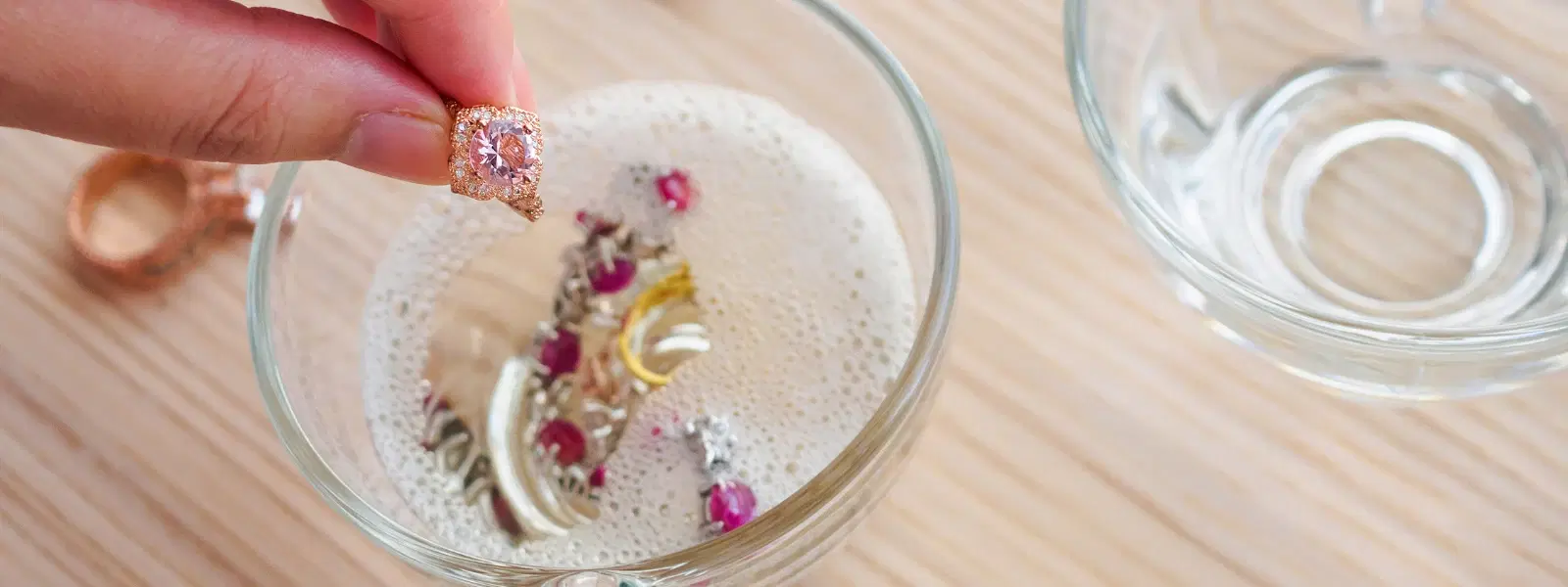 How to Clean Oxidized Jewelry: Easy DIY Methods