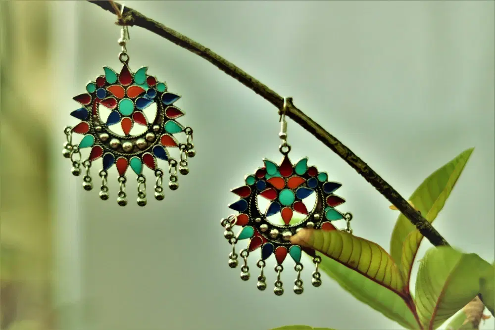 Meenakari vs Kundan: Comparing Traditional Jewelry Styles